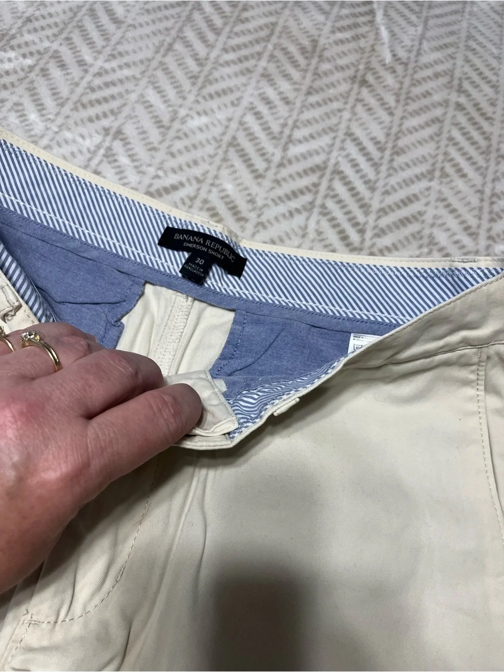 Banana Republic Cream Flat Front Men’s Shorts 30